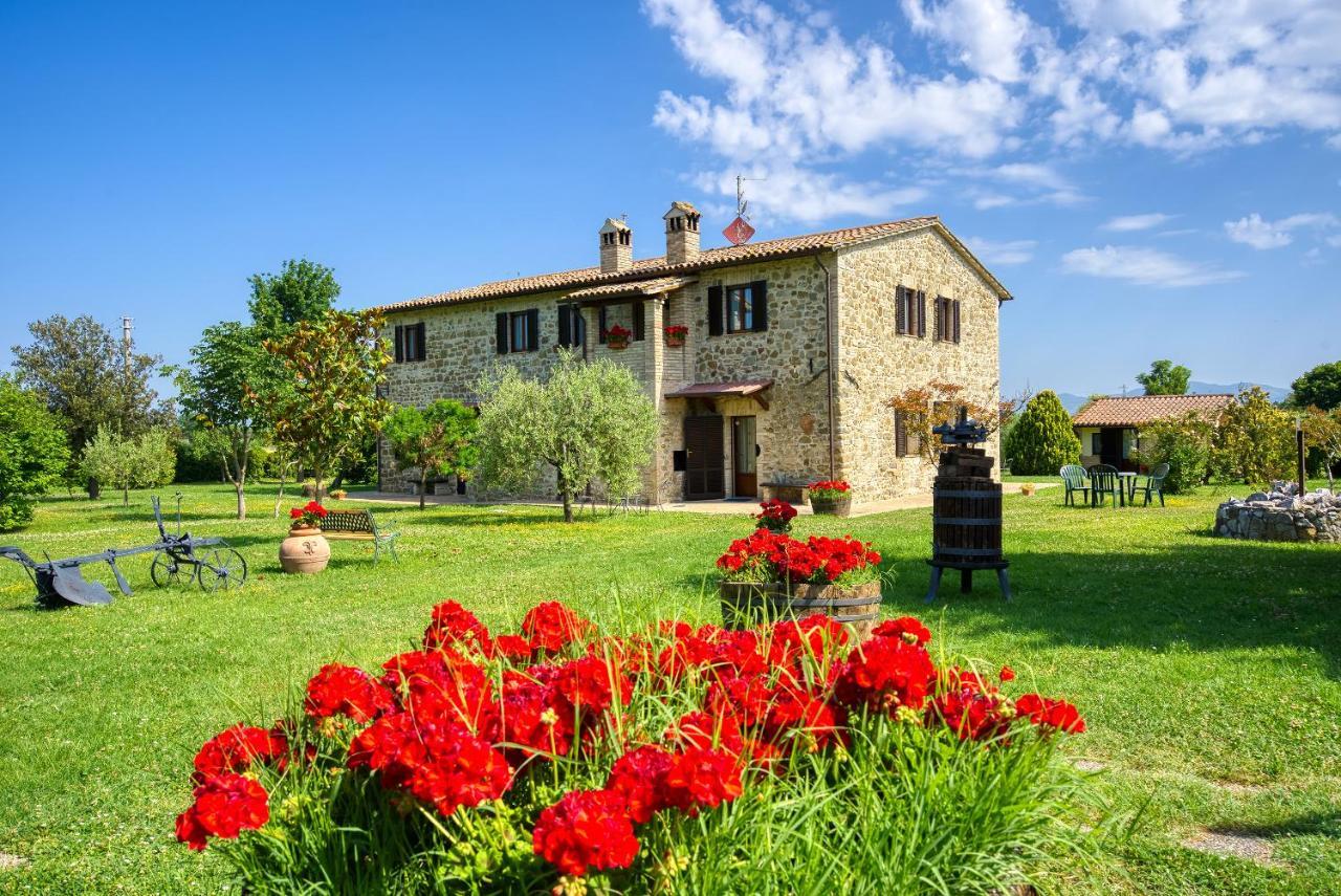 Agriturismo Le Terre Del Casale Assisi Bagian luar foto