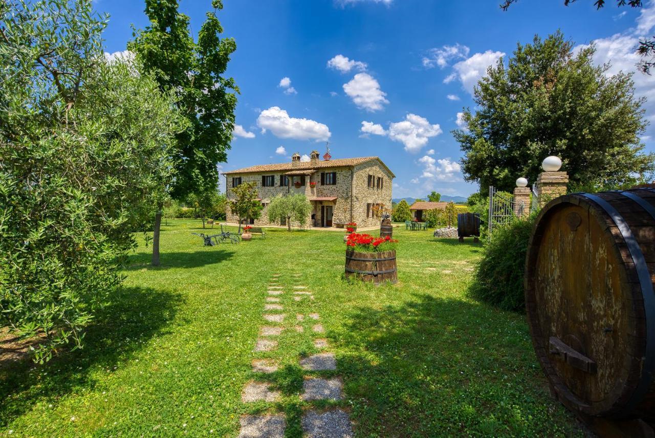 Agriturismo Le Terre Del Casale Assisi Bagian luar foto