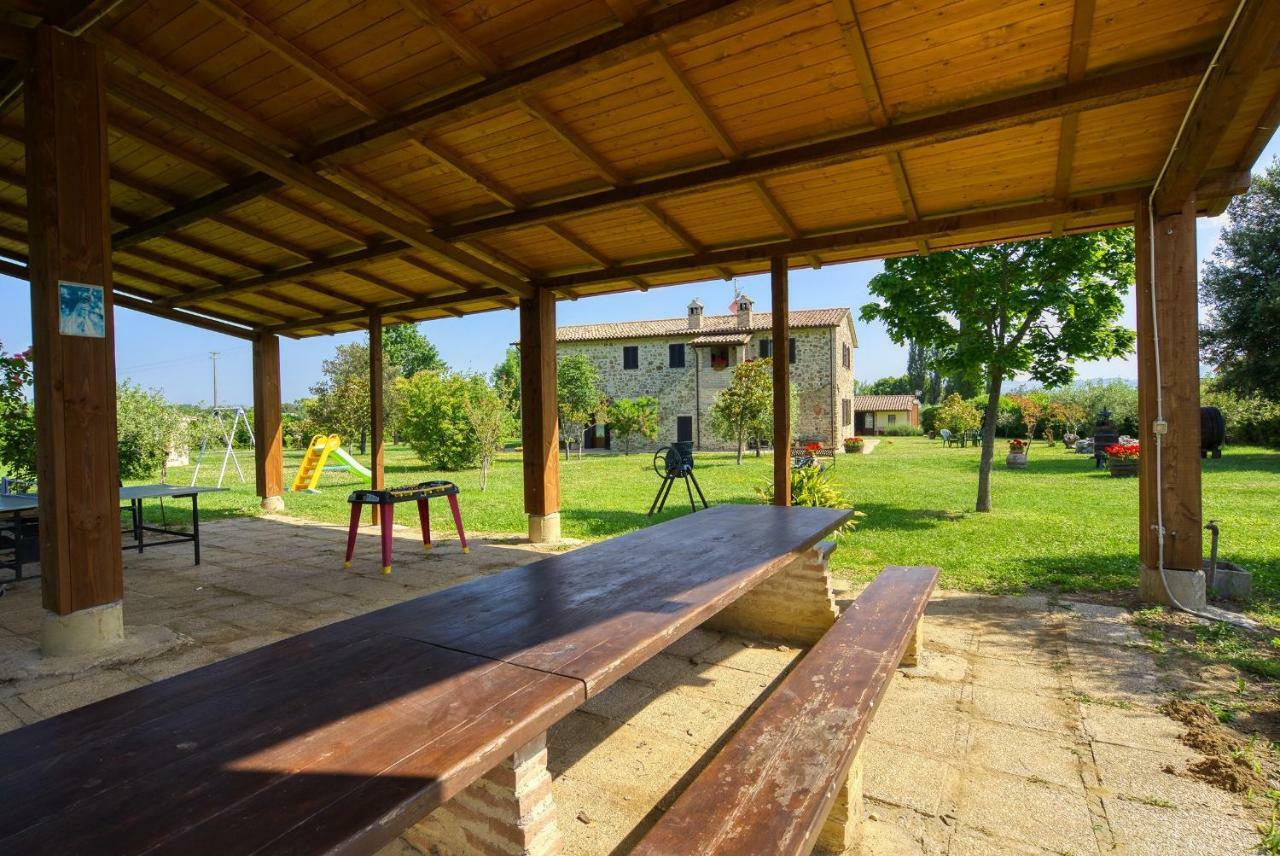 Agriturismo Le Terre Del Casale Assisi Bagian luar foto