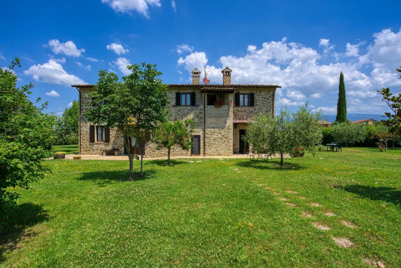 Agriturismo Le Terre Del Casale Assisi Bagian luar foto